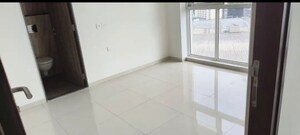 Room in 3 BHK Apartment at Lodha Amara, Kolshet Road – for Sale