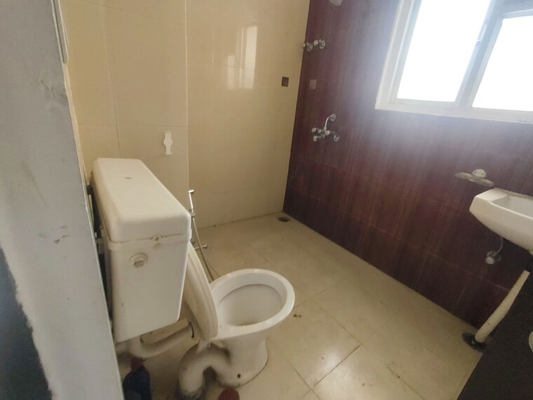 Bathroom, akash-enclave 2 Bedroom 1050 Sq.Ft. Apartment In Vrindavan Yojna Lucknow 10517849