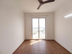 Room in 3 BHK Apartment at Krisumi Waterside Residences, Sector 36a – for Rent