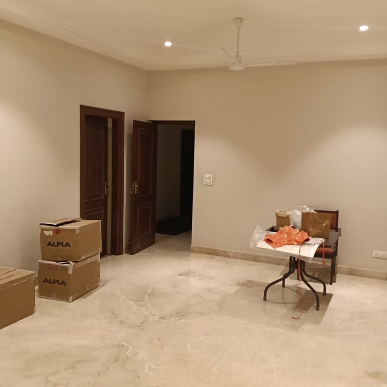 Living Room, sector 8 6+ Bedroom 4500 Sq.Ft. Independent House In Sector 8 Chandigarh 10580211