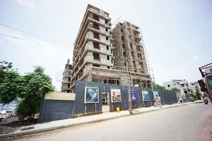  Shop – Exterior View View at Nana Chiloda - for Sale