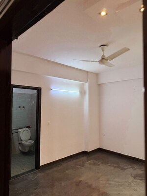 Room in 4 BHK Apartment at Elite Golf Green, Sector 79 – for Rent