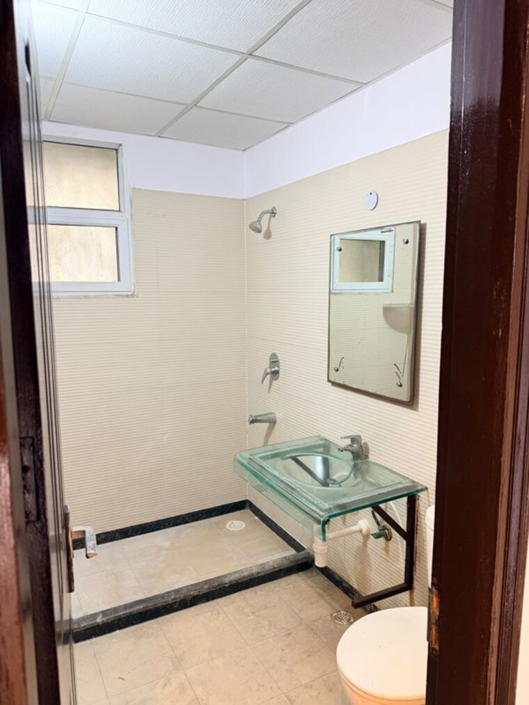 Bathroom, elite-golf-green 4 Bedroom 2275 Sq.Ft. Apartment In Sector 79 Noida 10580199