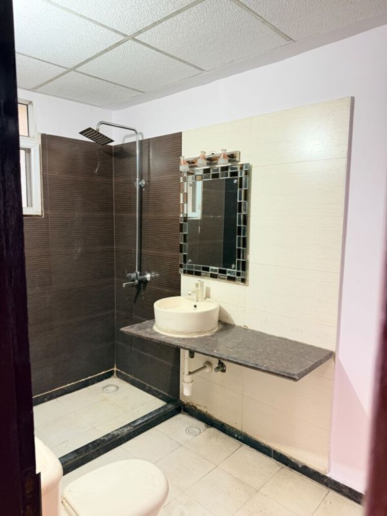 Bathroom, elite-golf-green 4 Bedroom 2275 Sq.Ft. Apartment In Sector 79 Noida 10580199