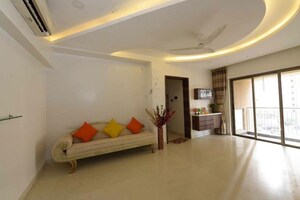 Room in 3 BHK Apartment at Lodha Amara Tower 44, Kolshet Road – for Sale