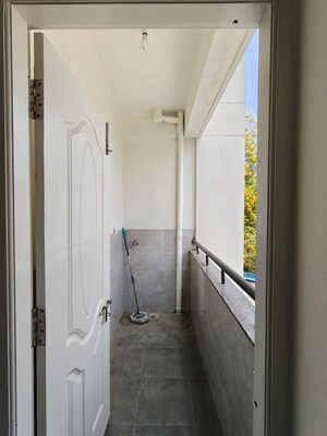 Bathroom in 1 BHK Builder Floor at Hsr Layout Sector 2 – for Rent