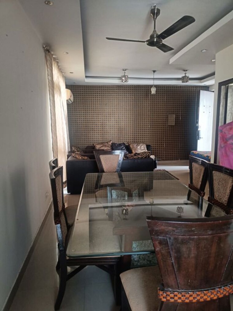 Living Room, vip road 2 Bedroom 1550 Sq.Ft. Apartment In Vip Road Zirakpur 10580244