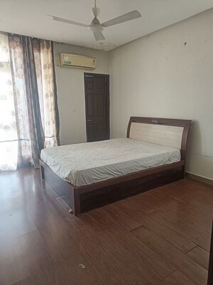 2 BHK Apartment For Rent in Vip Road