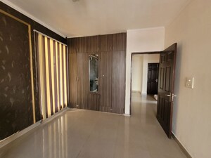 Room in 2 BHK Apartment at Vip Road – for Rent