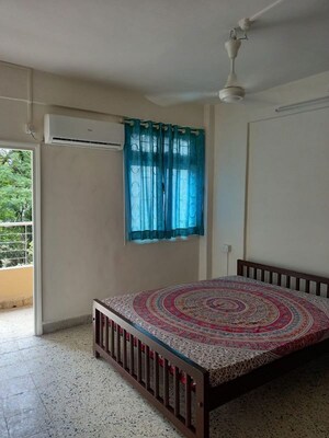 Bedroom in 1 BHK Apartment at Bandra West – for Rent