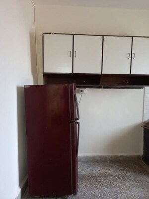 Furnished Amenities in 1 BHK Apartment at Bandra West – for Rent