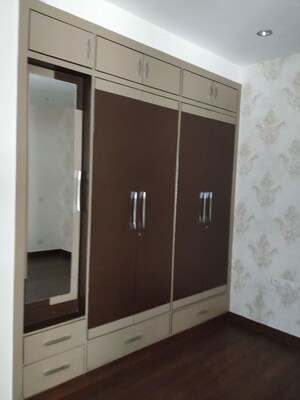 Room in 4 BHK Builder Floor at Safdarjung Enclave – for Rent