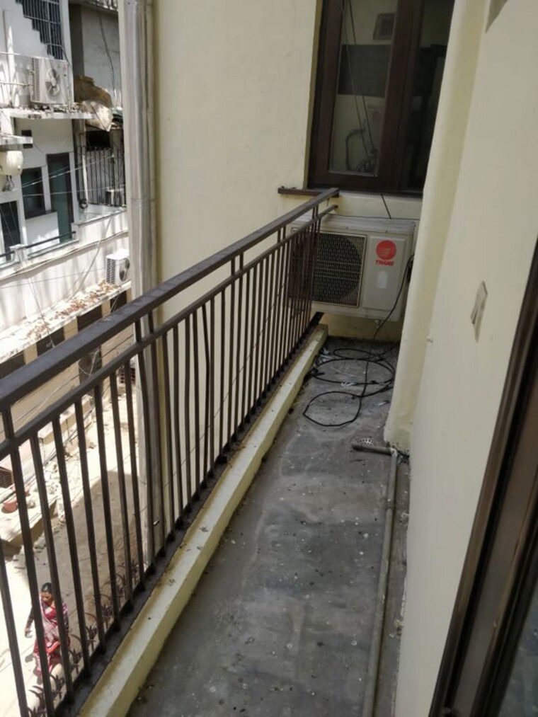 Balcony, safdarjung enclave 4 Bedroom 300 Sq.Yd. Builder Floor In Safdarjung Enclave Delhi 10580262