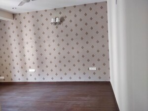 Room in 4 BHK Builder Floor at Safdarjung Enclave – for Rent
