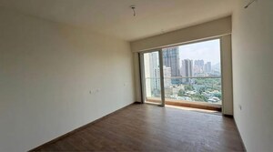 Room in 2 BHK Apartment at Embassy One Thane, Panch Pakhadi – for Sale