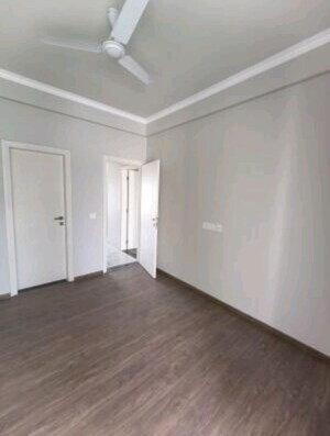 Room in 3 BHK Apartment at Central Park Flower Valley, Sohna Sector 33 – for Rent