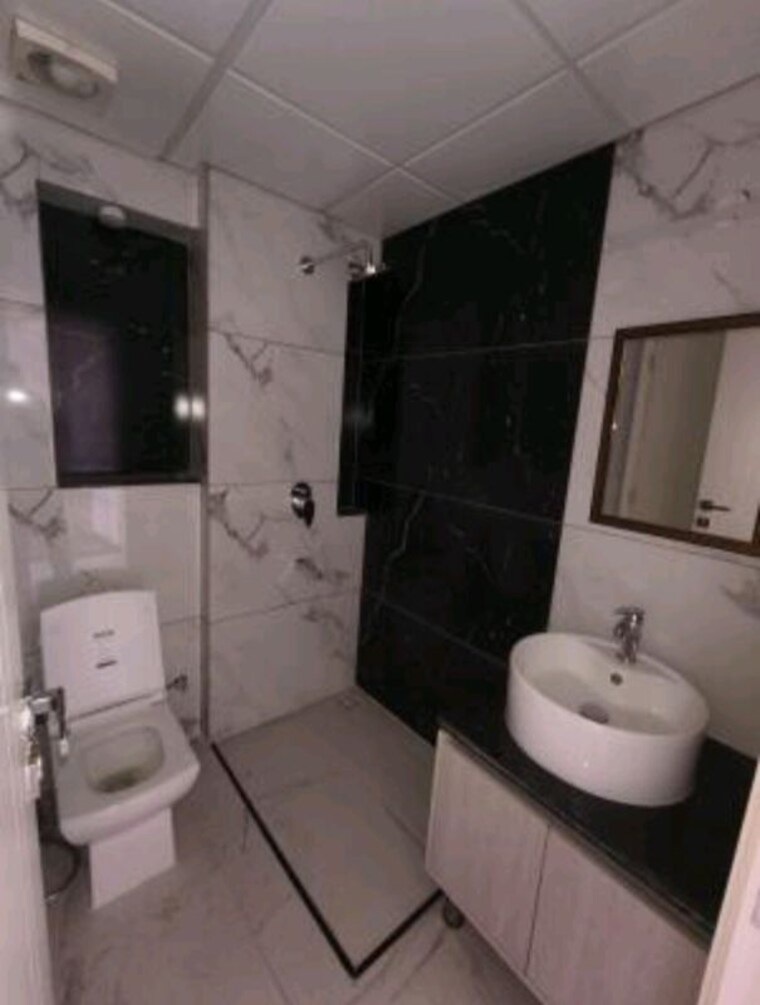Bathroom, central-park-flower-valley 3 Bedroom 1500 Sq.Ft. Apartment In Sohna Sector 33 Gurgaon 10580263