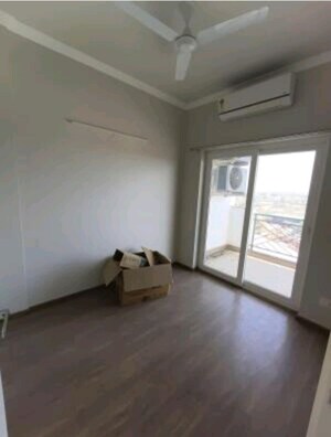 Room in 3 BHK Apartment at Central Park Flower Valley, Sohna Sector 33 – for Rent