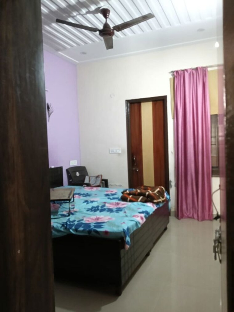 Bedroom, guru-nanak-enclave 3 Bedroom 1100 Sq.Ft. Builder Floor In Dhakoli Zirakpur 10580272