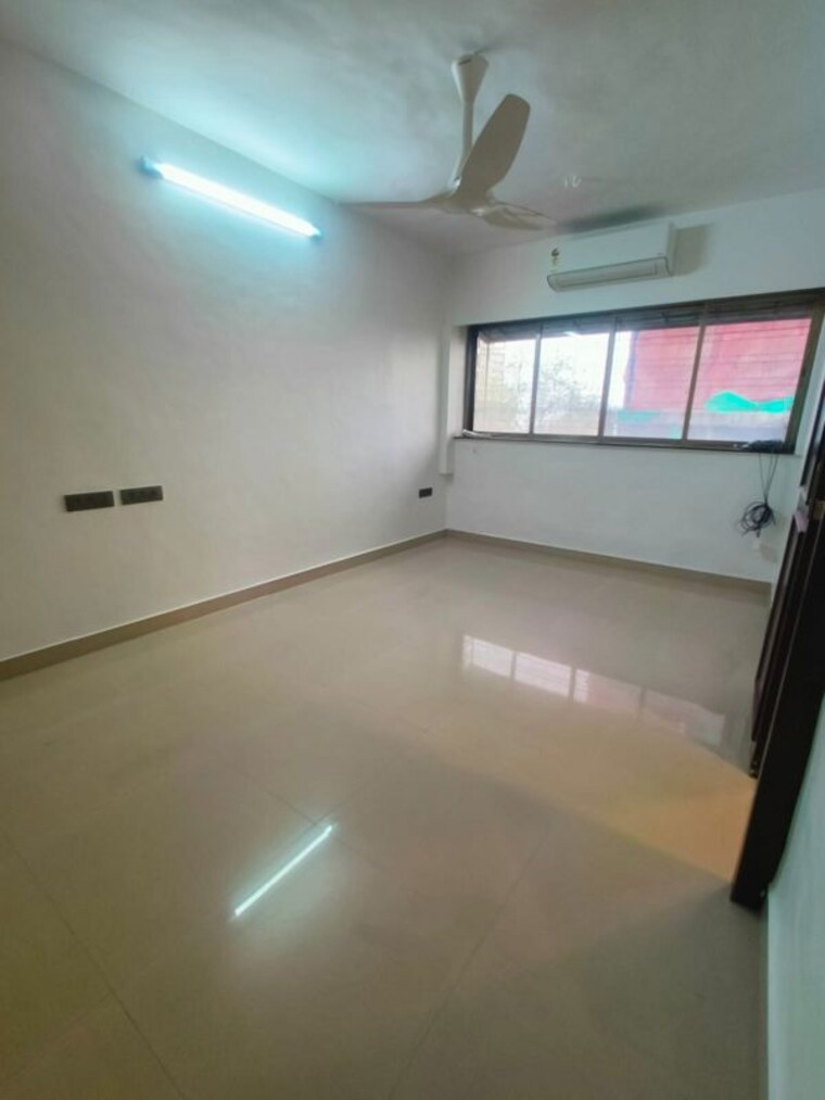 Room, bandra west 2 Bedroom 700 Sq.Ft. Apartment In Bandra West Mumbai 10580278