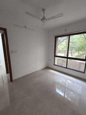 Room in 2 BHK Apartment at Amanora Victory Towers, Hadapsar – for Rent