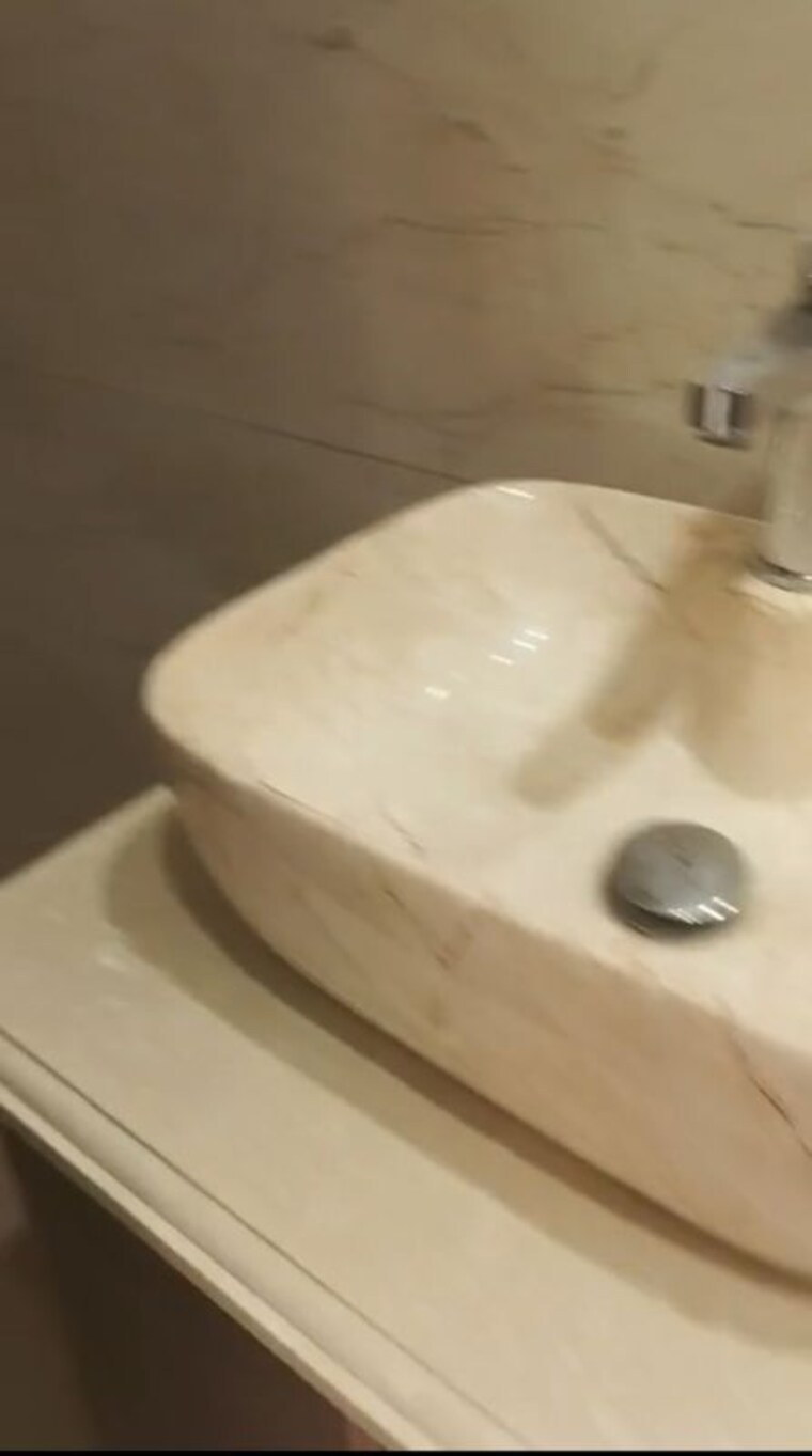 Washroom, lajpat nagar i 2 Bedroom 900 Sq.Ft. Builder Floor In Lajpat Nagar I Delhi 10580303