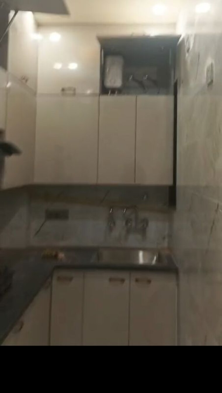 Kitchen, lajpat nagar i 2 Bedroom 900 Sq.Ft. Builder Floor In Lajpat Nagar I Delhi 10580303