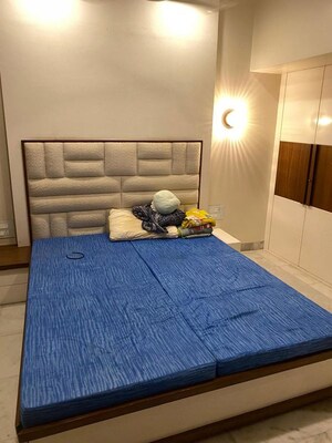 Bedroom in 3 BHK Apartment at Mittal Dariya Mahal, Malabar Hill – for Rent