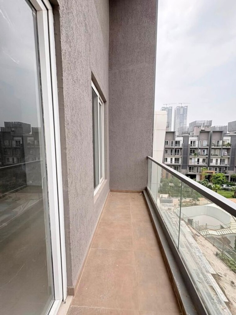 Balcony, smart-world-orchard 3 Bedroom 1722 Sq.Ft. Apartment In Sector 61 Gurgaon 10580325