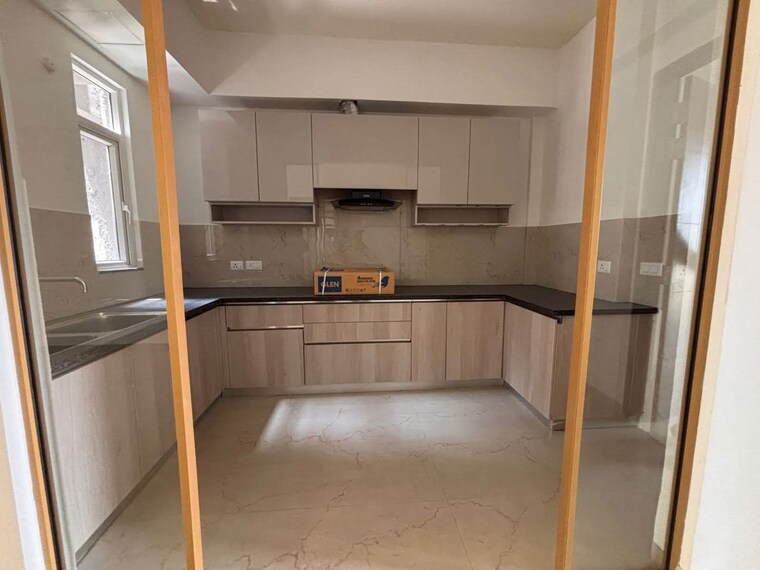 Kitchen, smart-world-orchard 3 Bedroom 1722 Sq.Ft. Apartment In Sector 61 Gurgaon 10580325
