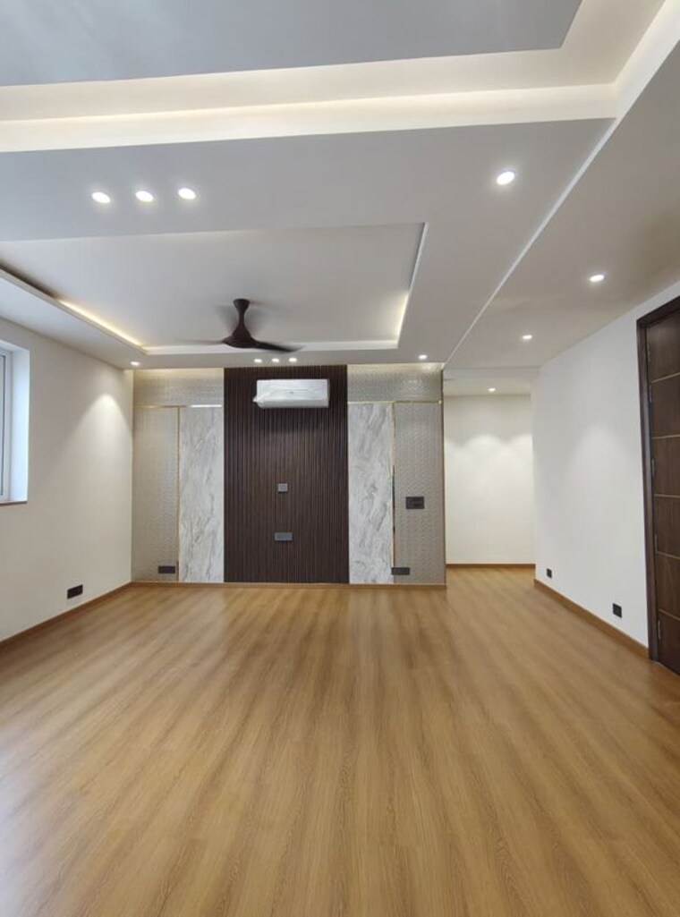 Room, dlf phase ii 4 Bedroom 502 Sq.Yd. Builder Floor In Dlf Phase ii Gurgaon 10580313