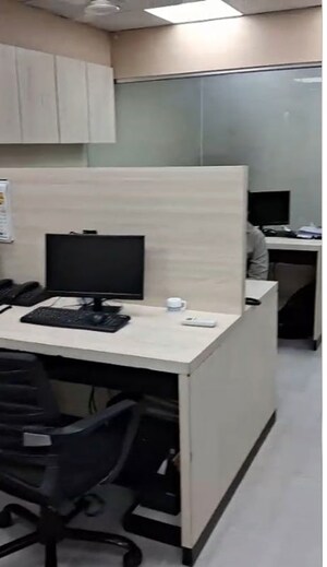  Office Space For Rent in Chembur