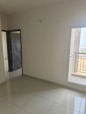 Room in 2 BHK Apartment at Shriram WYT Field, Budigere – for Sale