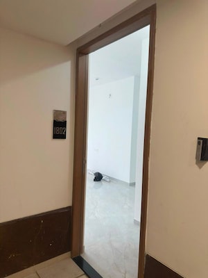 Room in 3 BHK Apartment at Nyati Equatorial, Bavdhan – for Rent