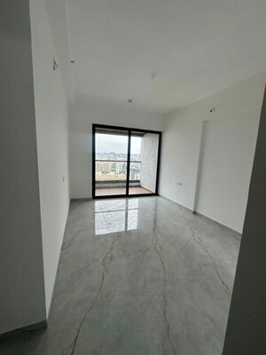 Room in 3 BHK Apartment at Nyati Equatorial, Bavdhan – for Rent