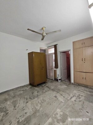 Room in 2 BHK Apartment at Sector 4 Dwarka – for Rent