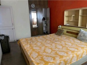 Bedroom in 3 BHK Builder Floor at Sector 43 – for Sale