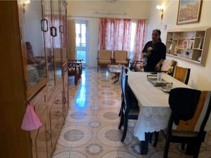 Team Area in 3 BHK Builder Floor at Sector 43 – for Sale