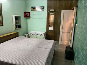 Bedroom in 3 BHK Builder Floor at Sector 43 – for Sale