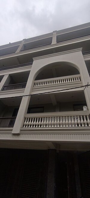 4 BHK Builder Floor For Sale in Shanti Kunj