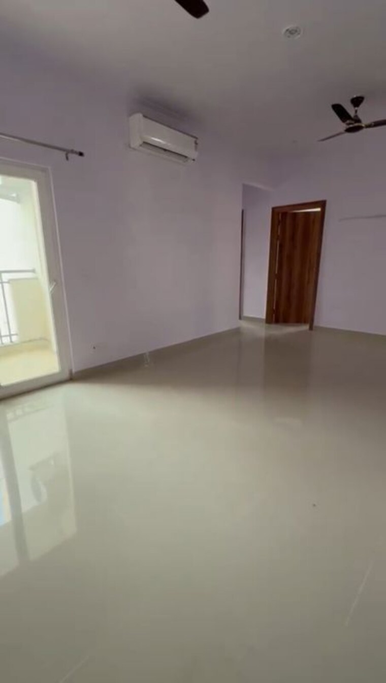 Room, central-park-flower-valley-aqua-front-towers 3 Bedroom 1789 Sq.Ft. Apartment In Sohna Sector 33 Gurgaon 10580365