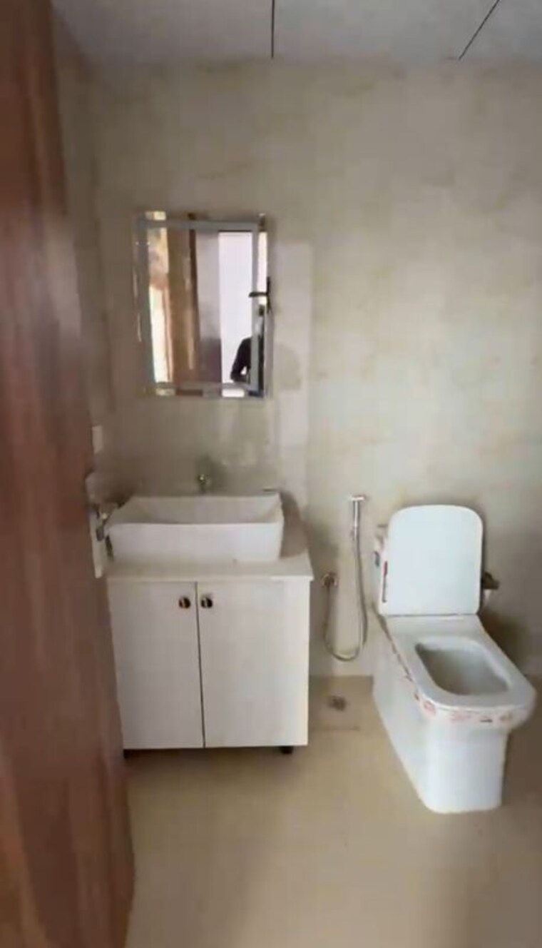 Bathroom, central-park-flower-valley-aqua-front-towers 3 Bedroom 1789 Sq.Ft. Apartment In Sohna Sector 33 Gurgaon 10580365