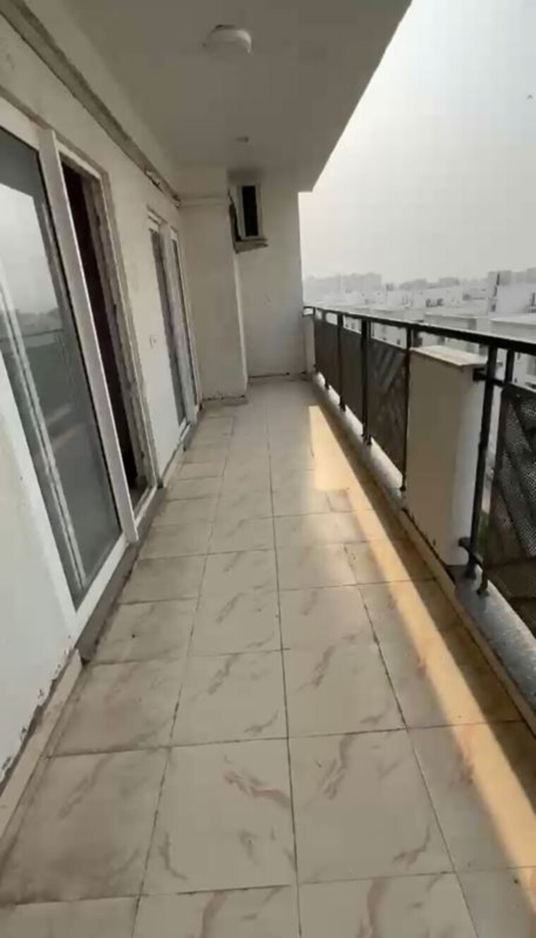 Balcony, central-park-flower-valley-aqua-front-towers 3 Bedroom 1789 Sq.Ft. Apartment In Sohna Sector 33 Gurgaon 10580365
