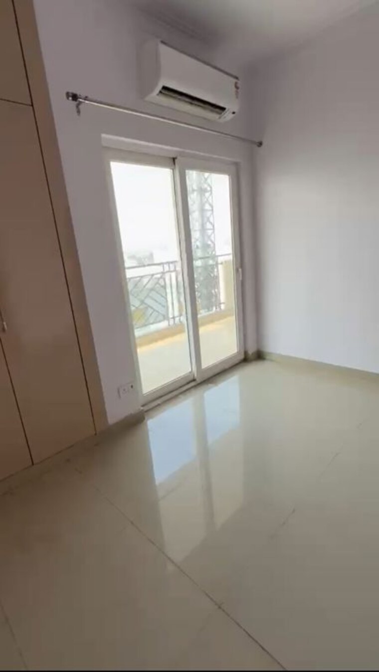 Room, central-park-flower-valley-aqua-front-towers 3 Bedroom 1789 Sq.Ft. Apartment In Sohna Sector 33 Gurgaon 10580365