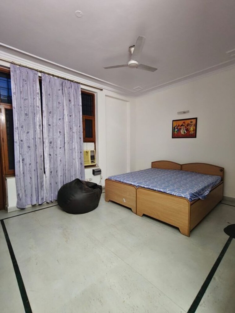Living Room, sector 31 3 Bedroom 1800 Sq.Ft. Builder Floor In Sector 31 Gurgaon 10580387