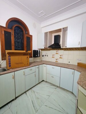 Kitchen in 3 BHK Builder Floor at Sector 31 – for Rent