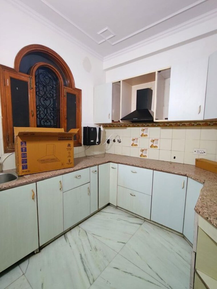 Kitchen, sector 31 3 Bedroom 1800 Sq.Ft. Builder Floor In Sector 31 Gurgaon 10580387