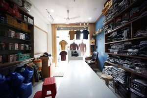 Team Area in  Shop at Nikol – for Sale