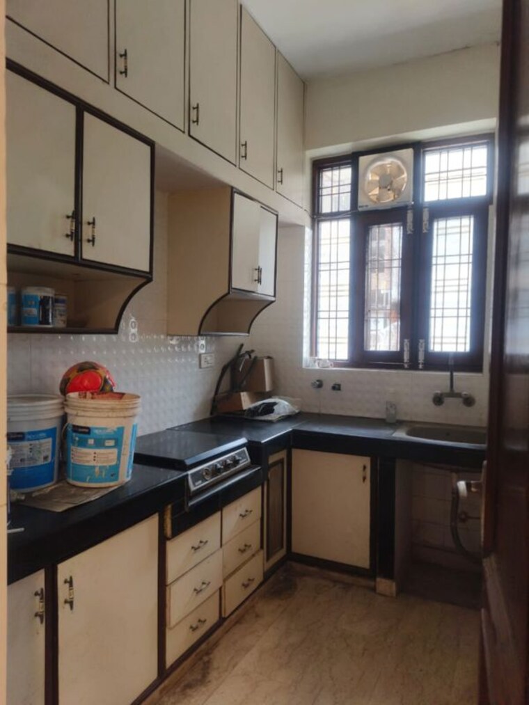 Kitchen, sector 16 2 Bedroom 160 Sq.Yd. Builder Floor In Sector 16 Faridabad 10580447