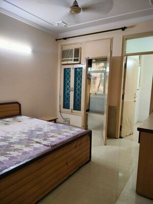 Bedroom in 1 RK Apartment at Shanti Kunj Noida, Sector 61 – for Rent